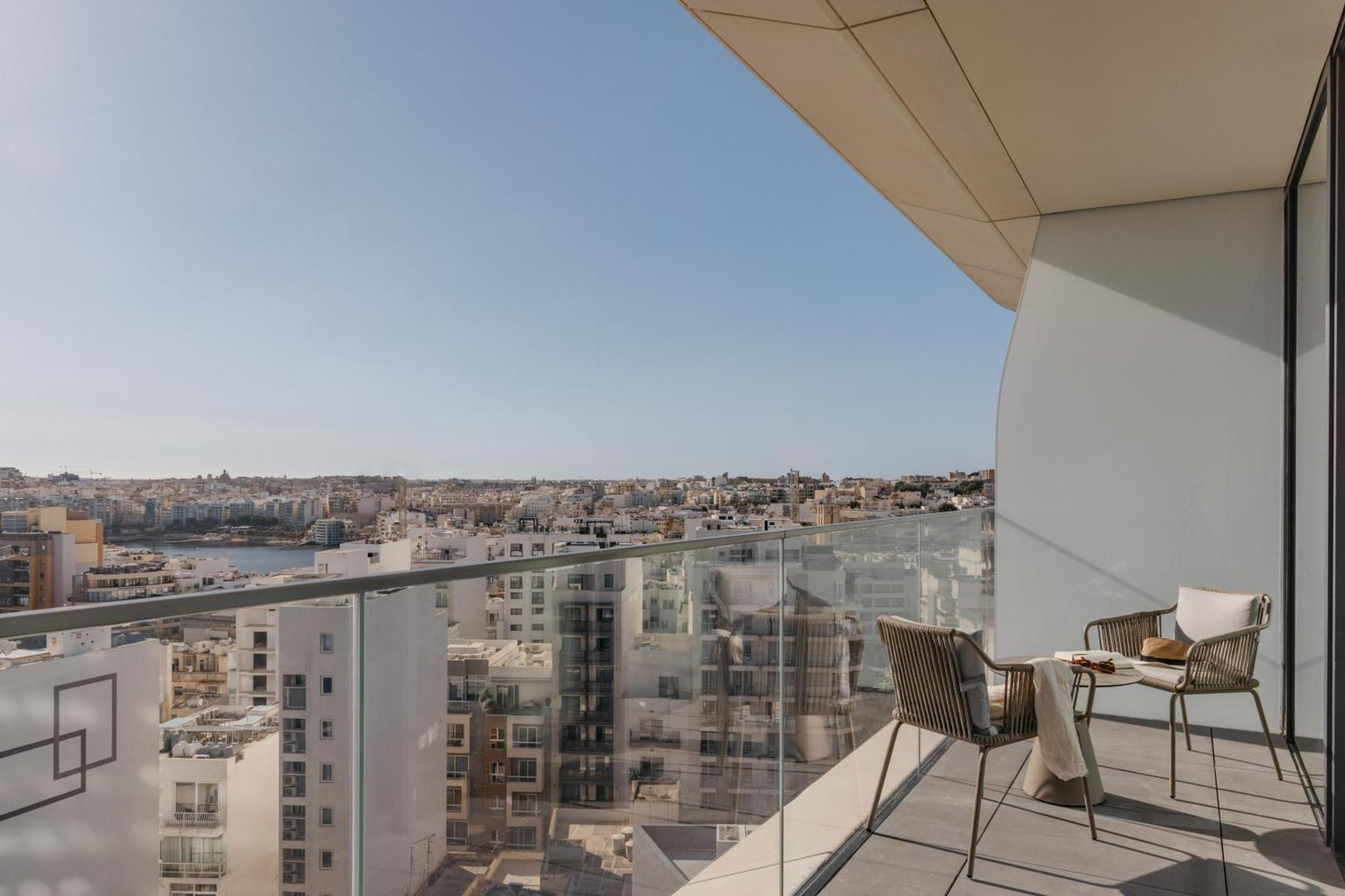 Отель Me Malta By Melia Сент Джулианс Экстерьер фото